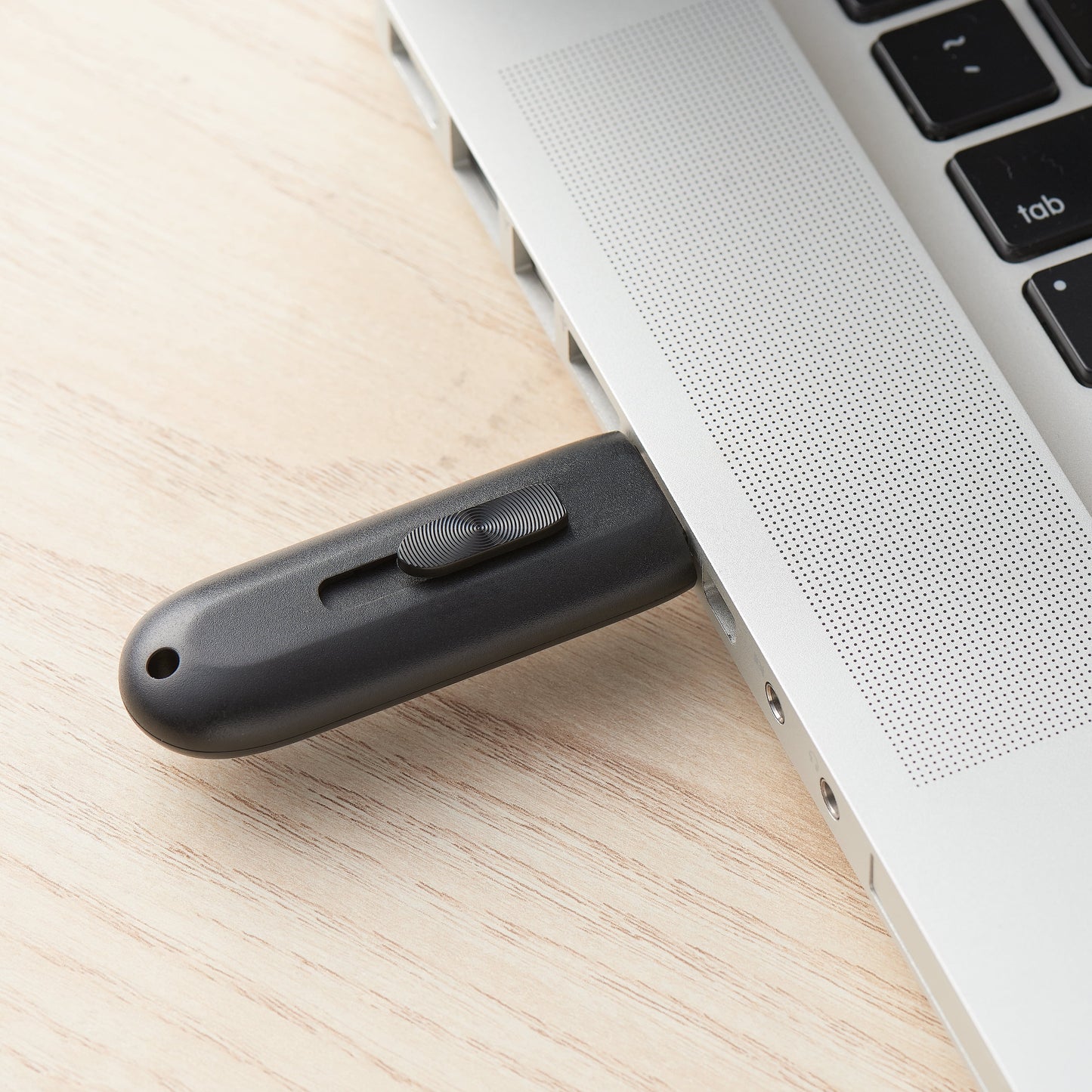USB 2.0 Flash Drive for Tablets and Computers, 128 GB Capacity